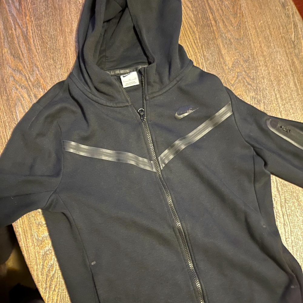 Nike Tech